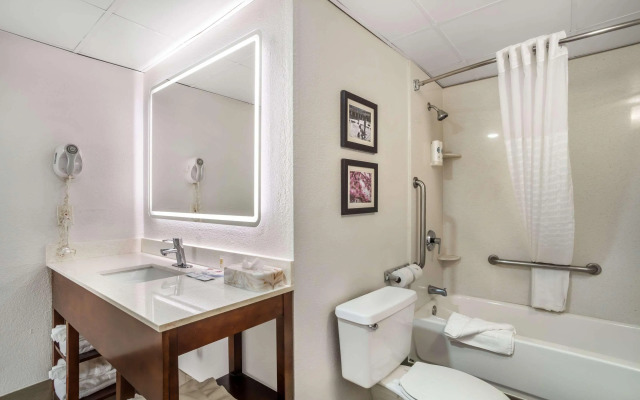 Comfort Inn Charlotte Airport Uptown