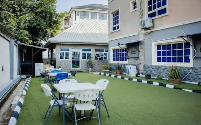 Dalice Hotel and Suites