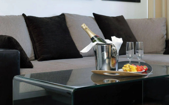 Oru Hub Hotel Tallinn - Handwritten Collection