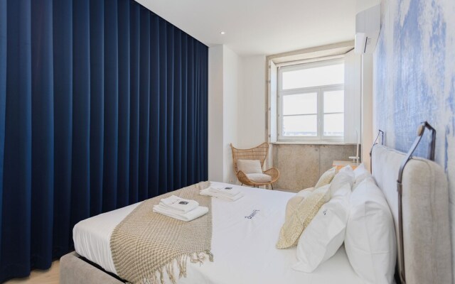 Modern Coastline Apartment