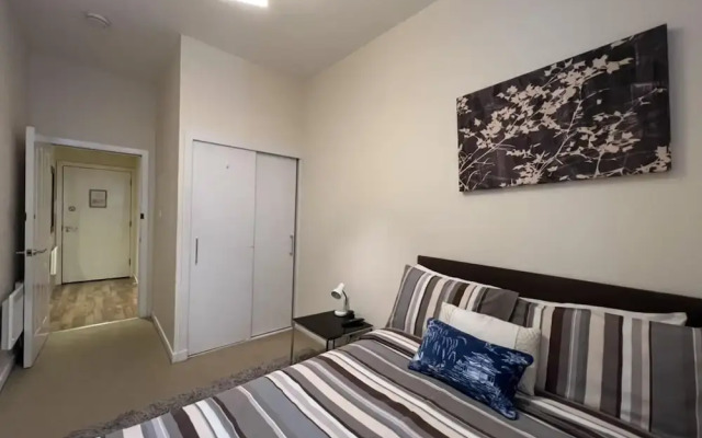 Lovely Twin 2-flats Condo In Aberdeen-no Party