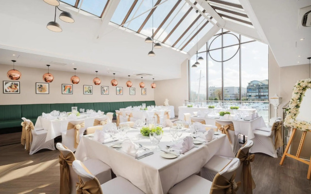 Holiday Inn Lincoln by IHG