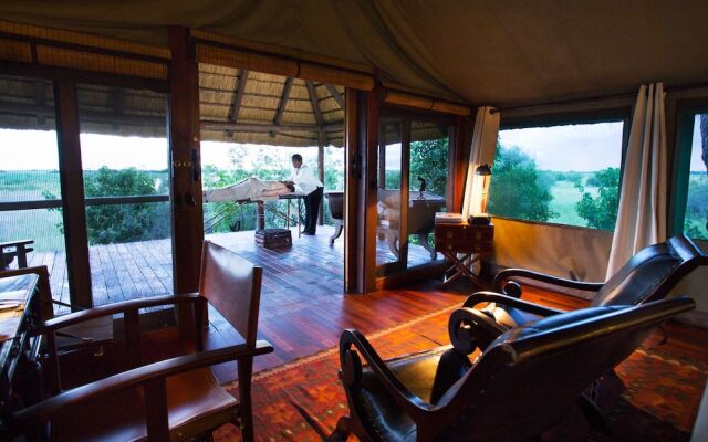 Selinda Camp