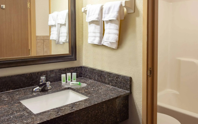 AmericInn by Wyndham Ham Lake
