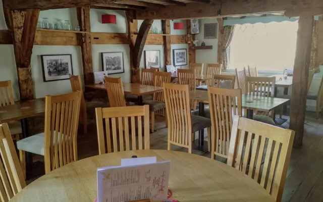 The Hardinge Arms Hotel
