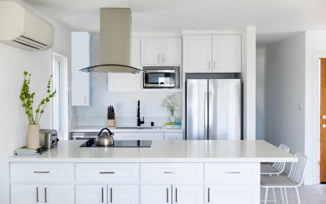 Guy St 2 - Avalon II