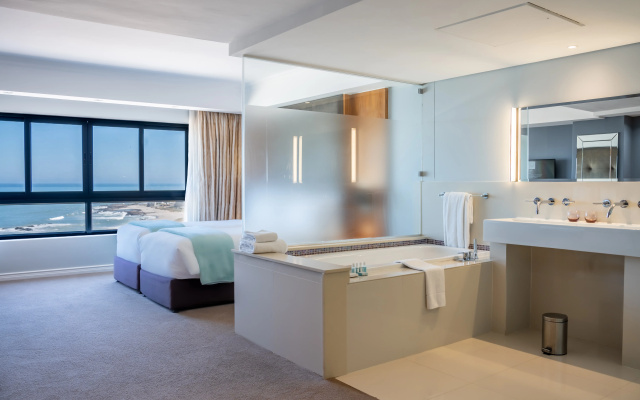 Blaauwberg Beach Hotel