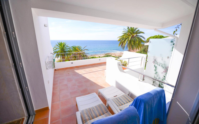 The Fantastic Beach House of Luz