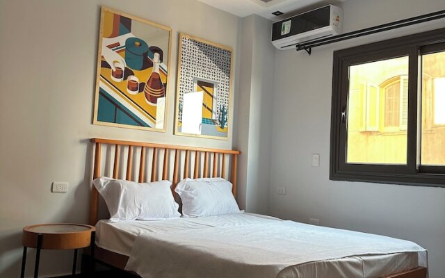 Travelholic Auc Residence