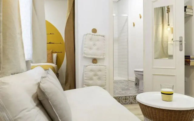 Space-saving Designer Apartment With One Bedroom in Chamberí, Madrid