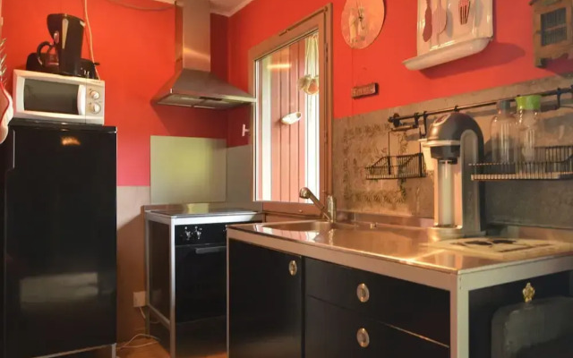 Lively Holiday Home With Garden, Barbecue, Garden Furniture