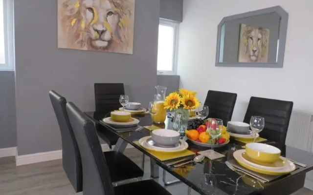 Stay in Comfort , Completely Renovated