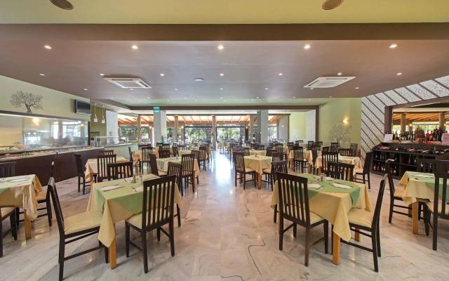 Delfinia Resort