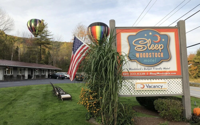Sleep Woodstock Motel
