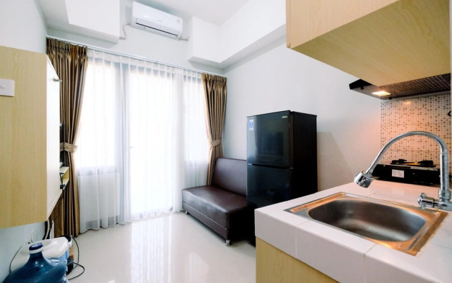 Comfort And Cozy 2Br Royal Heights Apartment