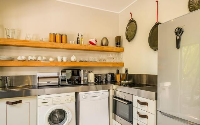 Lovely 1 Bedroom Apartment in Camps Bay