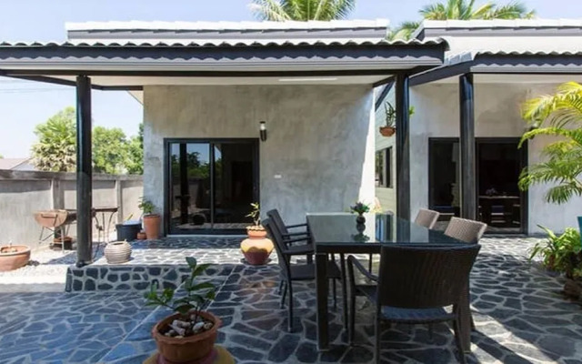 The Beach House Bungalows
