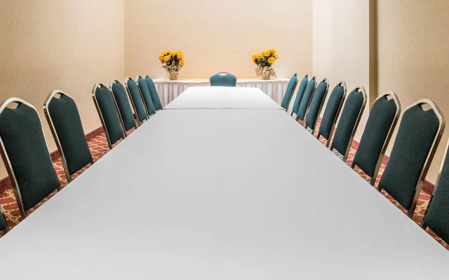 American Inn & Suites Waterford