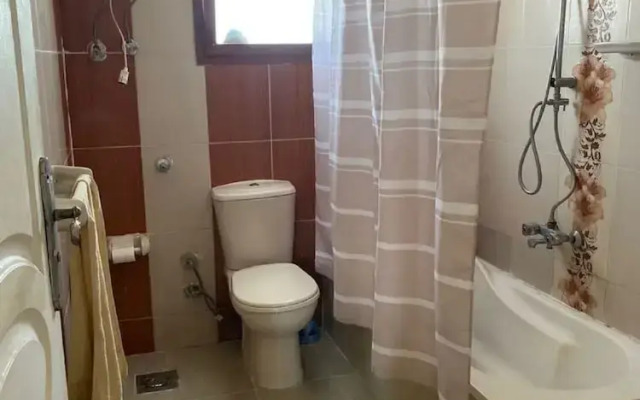 Females Only, Host Is Woman, City Center, Near All