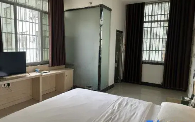Star River Bay Hotel, Baise