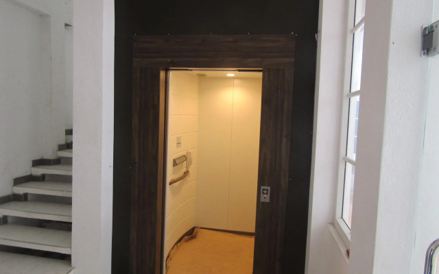 Queens Park Apartment