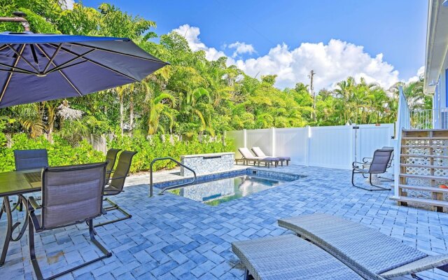 'chic on the Beach' Luxe Anna Maria Island Retreat