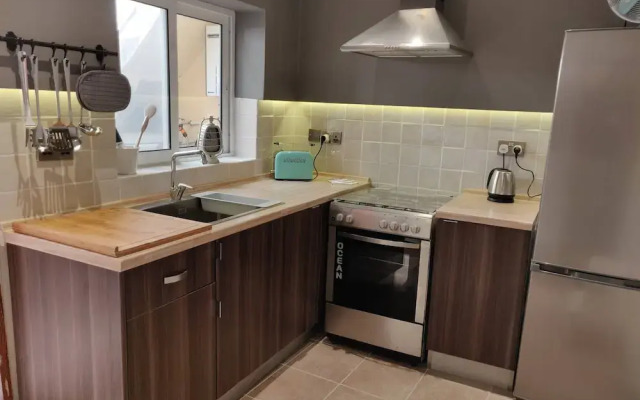 "Romantic Small Townhouse In The Three Cities"