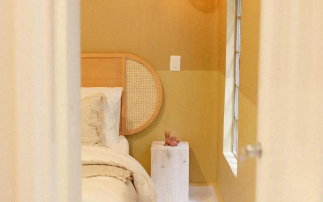 Mr. W Kin Pech - 1 Amazing 2BR, Designer's Choice