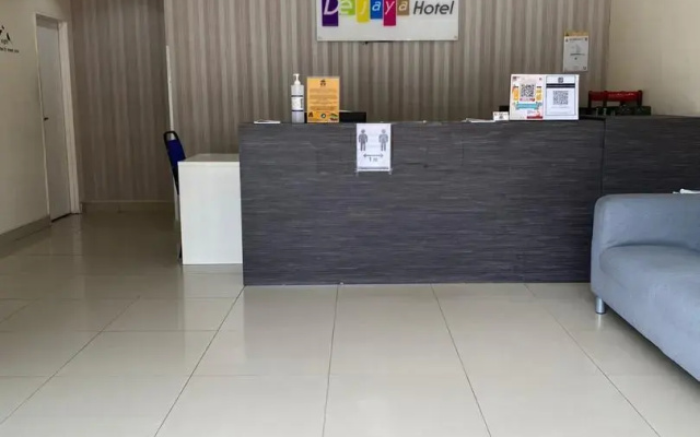 Hotel Zamburger Kota Damansara (De Jaya)