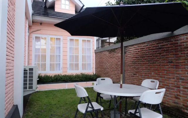 Sweet Peach House
