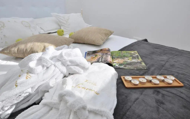 Luxury Villa Luminosa