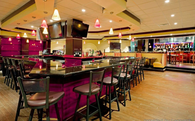 Holiday Inn Totowa Wayne Hotel