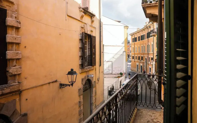 Moderna casa a 30 metri dall'Arena