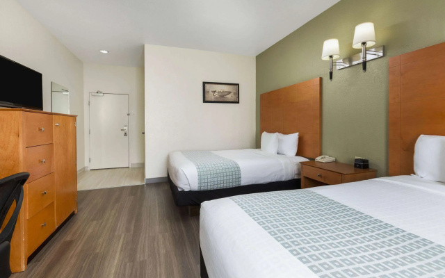 La Quinta Inn & Suites by Wyndham Tulare