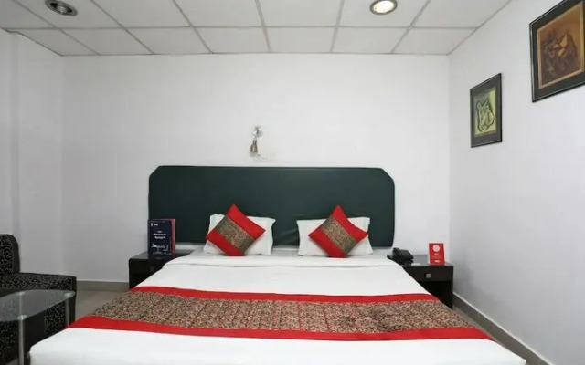 OYO 14777 White Tiger Villa