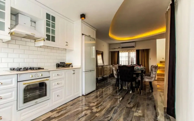 Luxurious Villa With Private Pool in Antalya