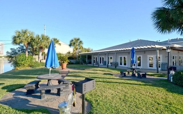 Shoreline 1116 Condo by RedAwning