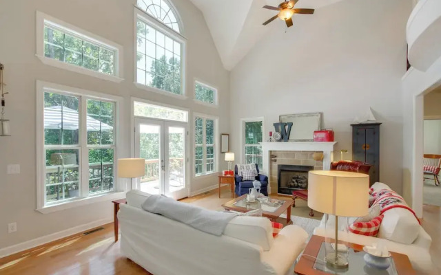 3 Mi to Pickwick Lake: Spacious Family Getaway