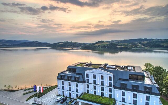 Heron Live Hotel