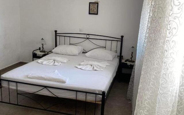 Giannis-Kleopatra House 1