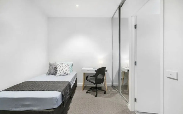 EDWARD, 3BDR Melbourne Apartment