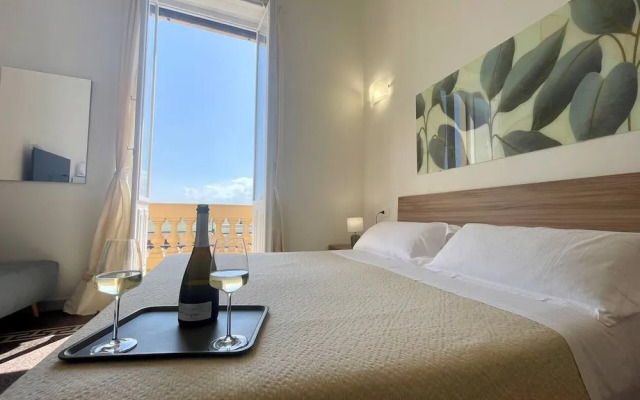 Onlyrooms V - Central & Train Station