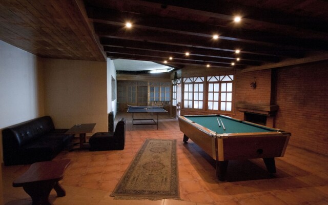 Alpine Hotel