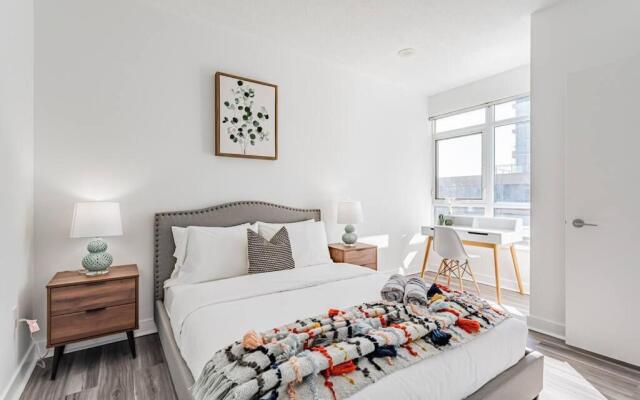 Beautiful 2BR-2Bath Condo Parking Balcony