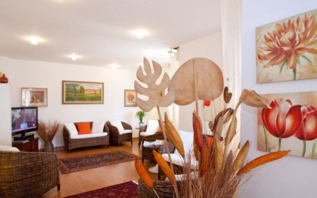 Hotel Telenia