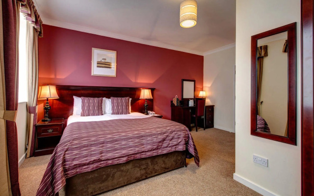 The Connaught Lodge