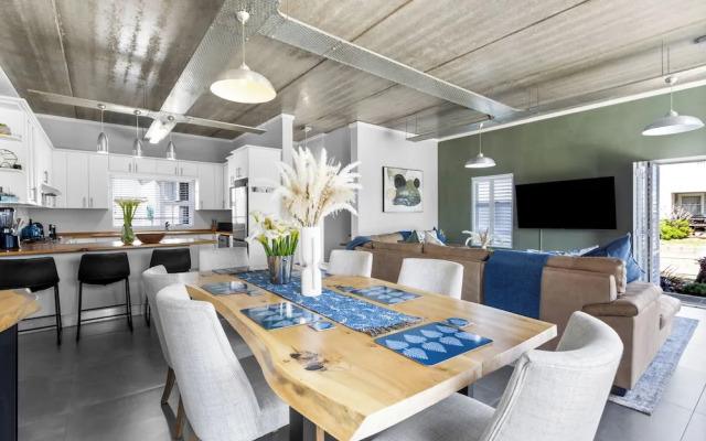 Big Bay Beach Club J32