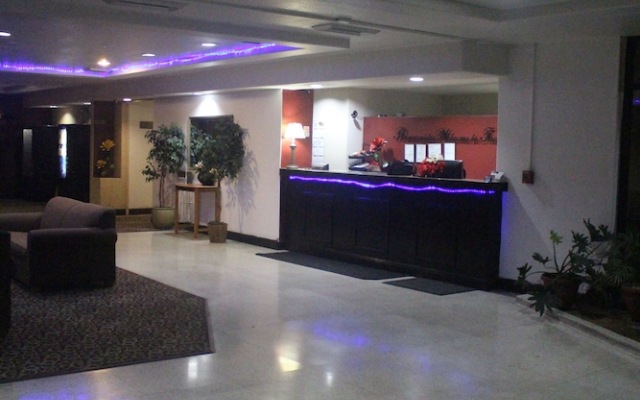 Fortuna Inn and Suites