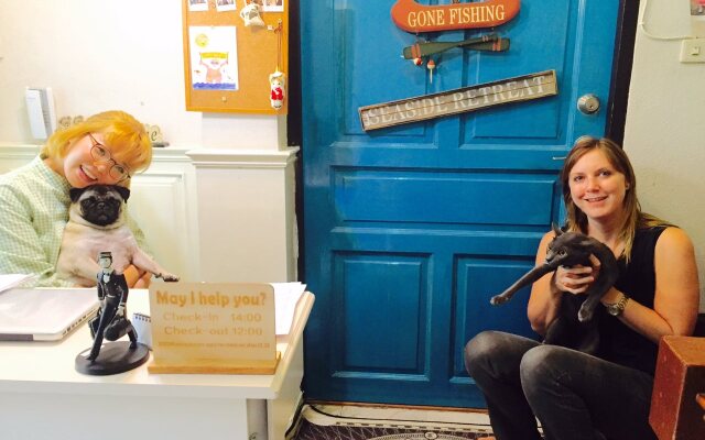 Ekkamai Buds & Beds - 420 Hostel