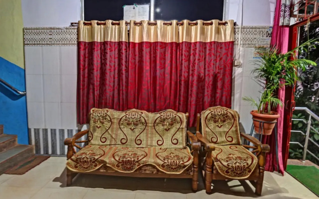 SPOT ON 38681 Sai Palace Lodging & Boarding